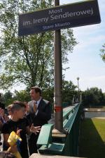 Most z Pasieki na Wyspę Bolko ma już swoją tablicę z nazwą