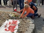 Przedstawiciele władz i działacze dawnej Solidarności złożyli kwiaty na skwerze Solidarności