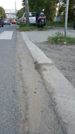 Wypadek z udziałem skutera i rowerzystki