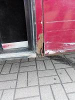 Przerdzewiałe elementy, dziury na wylot - takim autobusem dzieci miały jechać na wycieczkę