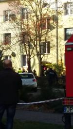 Ewakuacja mieszkańców na ulicy Dzierżona w Ozimku