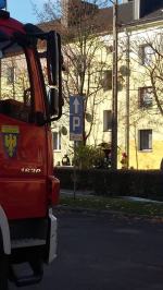 Ewakuacja mieszkańców na ulicy Dzierżona w Ozimku