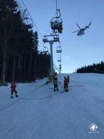 Opolscy strażacy ewakuowali osoby z wyciągu narciarskiego w Czechach