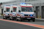 Ratownicy testują nowe karetki na..torze wyścigowym w Kamieniu Śląskim