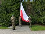 Przed Urzędem Wojewódzkim uroczyście wzniesiono flagę Polski