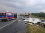 Samochód ciężarowy wjechał w lawetę z kamperem. Zablokowany odcinek A4 w kierunku Katowic