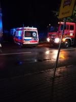 Mężczyzna zasłabł podczas akcji strażaków w Lewinie Brzeski. Zmarł 