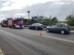 Ciężarówka, dostawczy Fiat i osobówka zderzyły się na wiadukcie w Opolu. Są utrudnienia