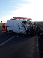 Śmigłowiec LPR lądował na opolskim odcinku A4. Ranny zakleszczony w pojeździe