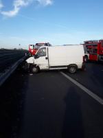 Śmigłowiec LPR lądował na opolskim odcinku A4. Ranny zakleszczony w pojeździe