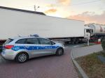 Samochód ciężarowy z naczepą najechał na kolumnę pojazdów. Są ranni