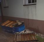 Policjanci z Namysłowa uratowali życie niepełnosprawnej 80-latce wynosząc ją z płonącego domu