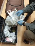 Wracał do domu, w walizce miał ponad kilogram narkotyków