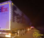 Kierowca ciężarówki wjechał w auto na pasie awaryjnym na autostradzie A4