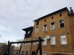 Pożar kamienicy w Prudniku. Ogień pojawił się na ostatnim piętrze