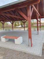 Wiata nad akwenem Malina stała tylko 3 tygodnie. Złodzieje zostawili tylko beton