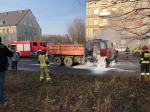 Przypadkowi kierowcy gasili ciężarówkę w centrum