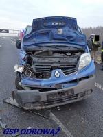 Bus wjechał w barierki na opolskim odcinku A4