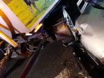 Bzinica Stara. Auto wbiło się w samochód ciężarowy