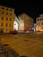 Mieszkańcy skarżą się na parkujących niezgodnie z przepisami na placu św. Sebastiana