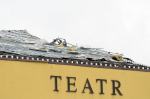 Porywisty wiatr uszkodził dach Teatru im. Jana Kochanowskiego w Opolu