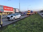 Zderzenie osobówek na Horoszkiewicza w Opolu. Ranna kobieta w szpitalu