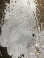 Autobusy zatrzymujące się na Duboisa trują mieszkańców spalinami i wyciekami 