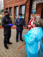 Służba więzienna wspomogła potrzebujące placówki. Zakupiono płyn do dezynfekcji
