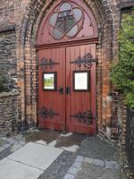 Policja szuka wandali, którzy zdewastowali kościół w Kluczborku