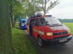 Kierowca osobówki podczas wyprzedzania uderzył w drzewo. Wypadek w gminie Murów