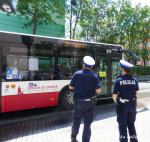 Zasłaniaj usta i nos w komunikacji miejskiej