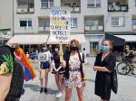 Młodzież LGBT manifestowała na Placu Wolności. "Jesteśmy ludźmi, nie ideologią"