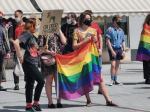 Młodzież LGBT manifestowała na Placu Wolności. "Jesteśmy ludźmi, nie ideologią"