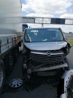 Karambol na A4 w kierunku Katowic. Zderzyły się 4 pojazdy