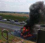 Na A4 spłonął samochód ciężarowy. Dym widoczny z kilkudziesięciu kilometrów