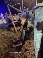 Wypadek samochodu osobowego w Mosznej
