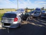 Czołowe zderzenie BMW i Fiata. Dwie osoby w szpitalu 