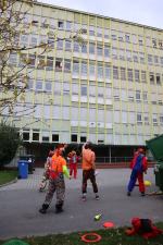 Świetna inicjatywa Fundacji Dr Clown pod szpitalem. Dawali uśmiech dla dzieci na odległość