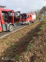 Kierowca stracił panowanie nad pojazdem. Dachowanie na trasie Raszowa - Łąki Kozielskie