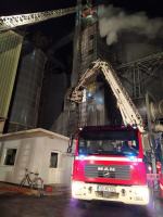 Strażacy trzecią dobę dogaszają suszarnię kukurydzy w Nowej Wsi Małej