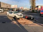 Zderzenie motocykla z osobówką na ulicy Budowlanych w Opolu