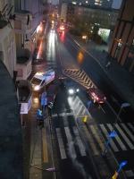 42-latek chcąc uniknąć zderzenia wjechał w słup energetyczny