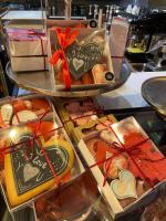 Dziś walentynki. Czym obdarowują się zakochani? 