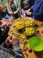 Karmią i ubierają bezdomnych, ale zasoby szybko się kończą