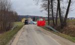 74-letni motorowerzysta zginął na drodze. Wypadek w powiecie strzeleckim