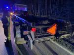96-letni kierowca wjechał w naczepę ciągnika rolniczego. Zdarzenie w Prószkowie