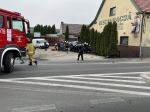 Wypadek w Opolu-Wrzoskach. Po zderzeniu pojazdów jeden z nich wjechał w dom