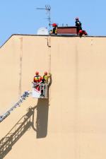 Porywisty wiatr daje się we znaki. Strażacy wyjeżdżają do zdarzeń