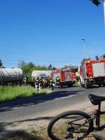 Karłowice. Kierowca osobówki wjechał wprost pod pociąg