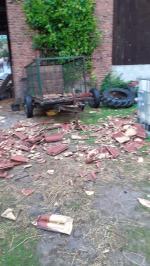 Zerwane dachy, powalone drzewa, uszkodzone auta...Strażacy walczą ze skutkami burzy